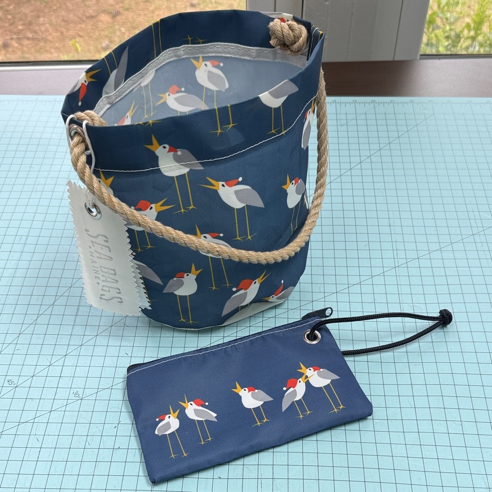 NWT Sea Bags Maine Navy Seagull Print Rope-Handle Bucket Bag with Zipper Pouch
